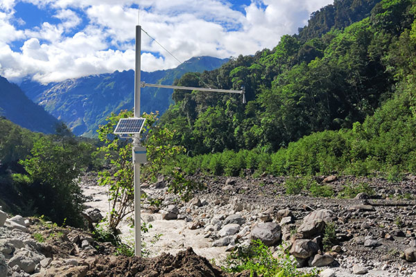 西藏林芝帕隆藏布江雷达水位监测安装案例展示